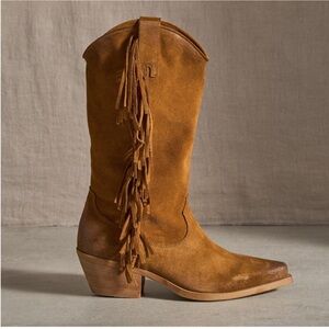 New in Box Sundance Dove Canyon Boots, Tan Suede size 40 EUR / 9 US
